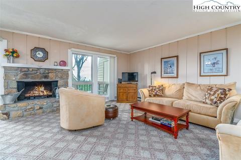 301 Mariah Cir #E-19, Beech Mountain, NC 28604 photo 3