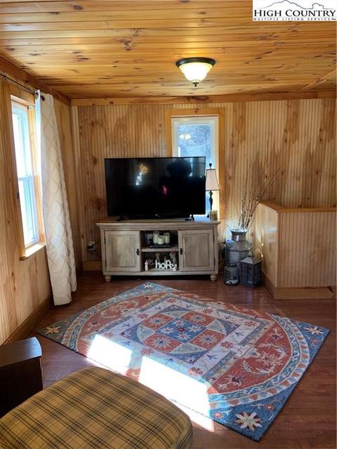 1321 Orchard Rd, Deep Gap, NC 28618 photo 8
