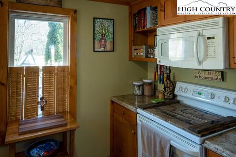 1321 Orchard Rd, Deep Gap, NC 28618 photo 16