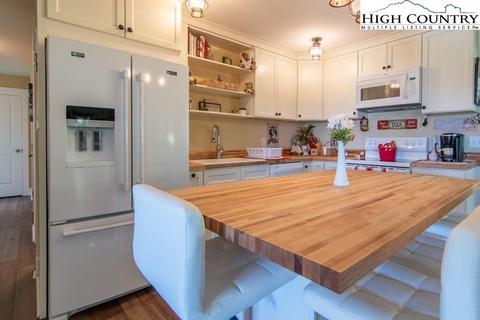 906 Collins Rd, Sparta, NC 28675 photo 4