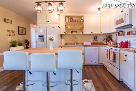 906 Collins Rd, Sparta, NC 28675 photo 5