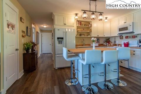 906 Collins Rd, Sparta, NC 28675 photo 3