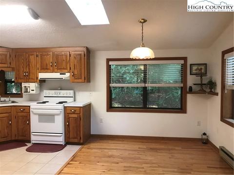 242 Hemlock Loop, Newland, NC 28657 photo 7