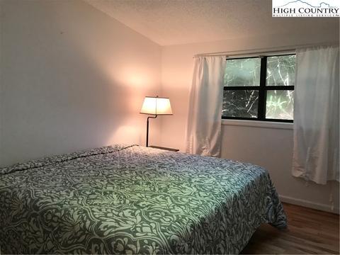 242 Hemlock Loop, Newland, NC 28657 photo 9
