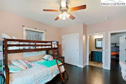 125 Meadowview Ct, Seven Devils, NC 28604 photo 18