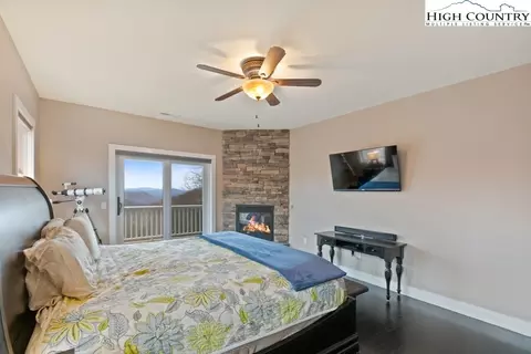 125 Meadowview Ct, Seven Devils, NC 28604 photo 10