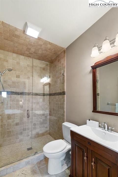125 Meadowview Ct, Seven Devils, NC 28604 photo 16
