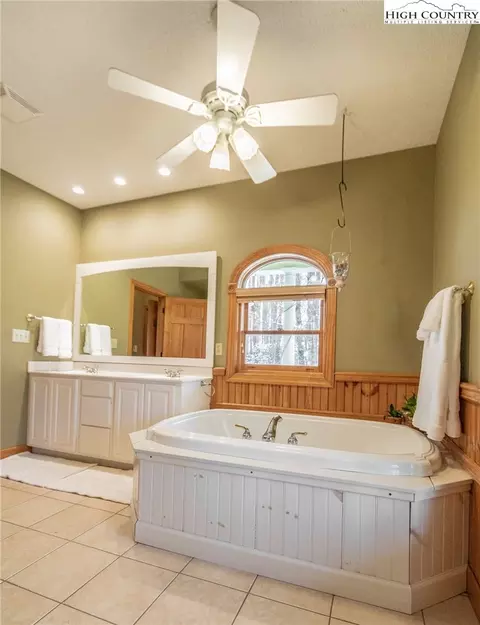 143 High Knob Rd, Deep Gap, NC 28618 photo 21