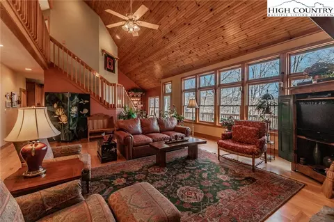 143 High Knob Rd, Deep Gap, NC 28618 photo 9