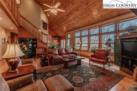 143 High Knob Rd, Deep Gap, NC 28618 photo 9
