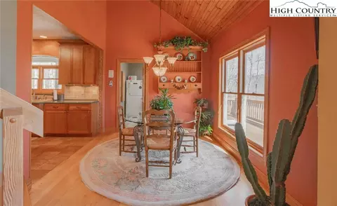 143 High Knob Rd, Deep Gap, NC 28618 photo 12