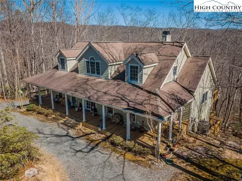 143 High Knob Rd, Deep Gap, NC 28618 photo 4