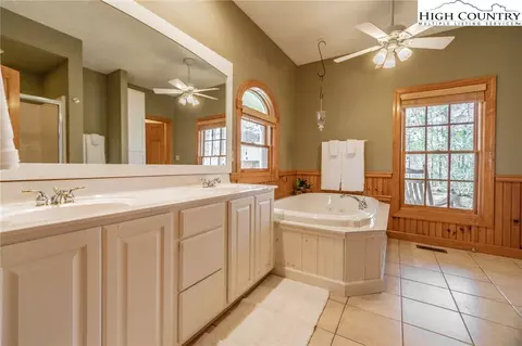 143 High Knob Rd, Deep Gap, NC 28618 photo 20