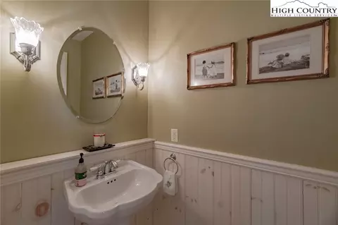 143 High Knob Rd, Deep Gap, NC 28618 photo 36