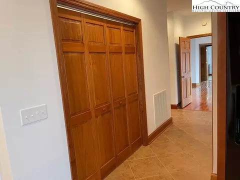 365 Highpoint Ln, Independence, VA 24348 photo 8