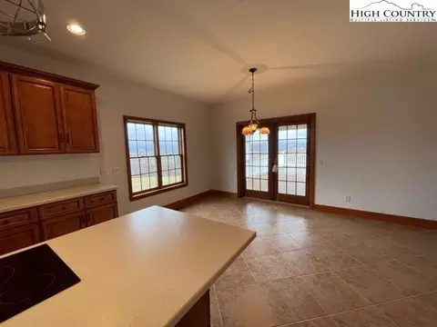 365 Highpoint Ln, Independence, VA 24348 photo 6