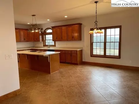 365 Highpoint Ln, Independence, VA 24348 photo 5