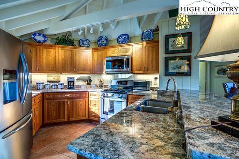 501 Skiview Rd, Seven Devils, NC 28604 photo 10