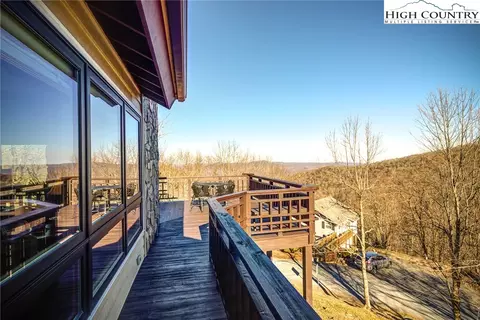 501 Skiview Rd, Seven Devils, NC 28604 photo 5