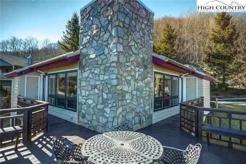 501 Skiview Rd, Seven Devils, NC 28604 photo 4