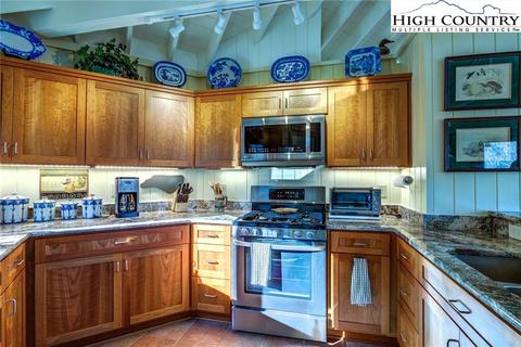 501 Skiview Rd, Seven Devils, NC 28604 photo 9