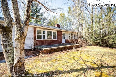 829 Stadium Dr, Boone, NC 28607 photo 2