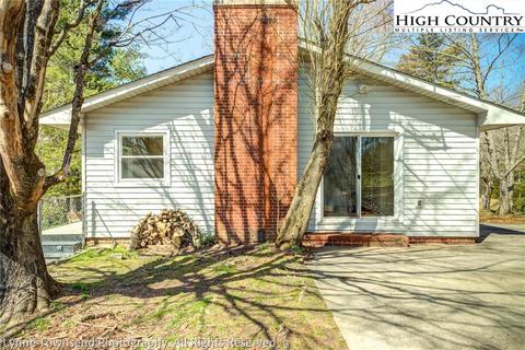 829 Stadium Dr, Boone, NC 28607 photo 4