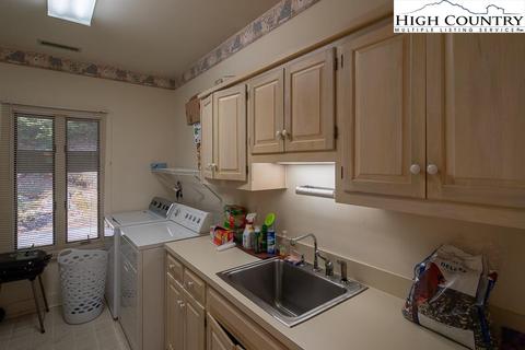 601 The Frst UNIT 4, Boone, NC 28607 photo 15