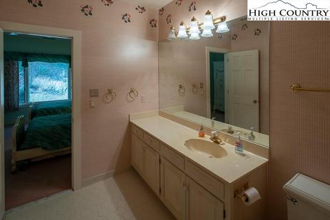 601 The Frst UNIT 4, Boone, NC 28607 photo 24