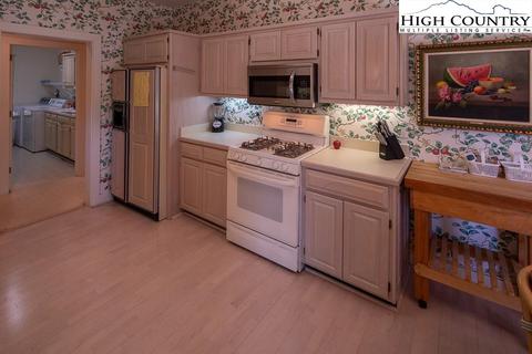 601 The Frst UNIT 4, Boone, NC 28607 photo 12