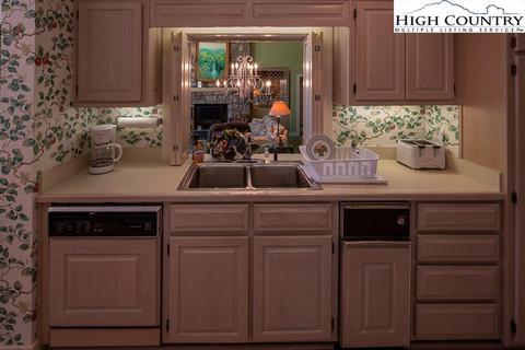 601 The Frst UNIT 4, Boone, NC 28607 photo 13