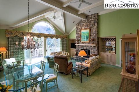 601 The Frst UNIT 4, Boone, NC 28607 photo 3