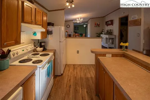 722 Rhymer Branch Rd, Deep Gap, NC 28618 photo 11