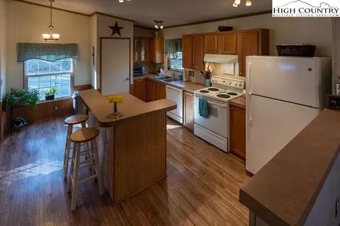 722 Rhymer Branch Rd, Deep Gap, NC 28618 photo 9