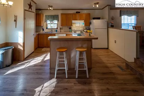 722 Rhymer Branch Rd, Deep Gap, NC 28618 photo 10