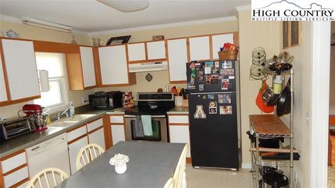 723 Kimberly Ln, Boone, NC 28607 photo 3