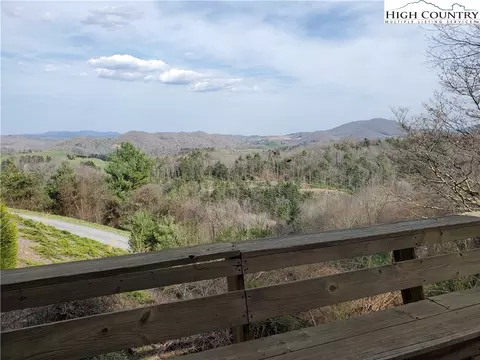 570 Pineview Dr, Boone, NC 28607 photo 2