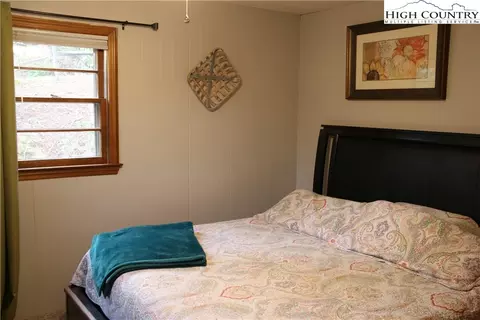 660 Rustic Rd, West Jefferson, NC 28694 photo 6