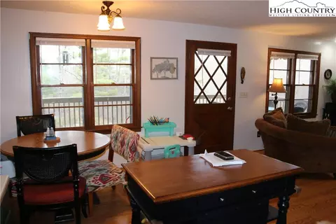 660 Rustic Rd, West Jefferson, NC 28694 photo 5