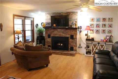 660 Rustic Rd, West Jefferson, NC 28694 photo 12