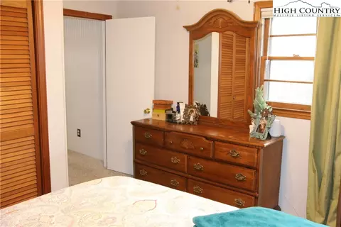 660 Rustic Rd, West Jefferson, NC 28694 photo 7