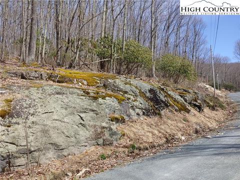 216 Poplar Rd, Beech Mountain, NC 28604 photo 2