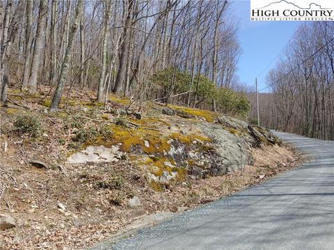 216 Poplar Rd, Beech Mountain, NC 28604 photo 1