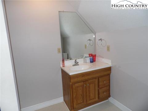 75 River Pointe Ln, Sparta, NC 28675 photo 25
