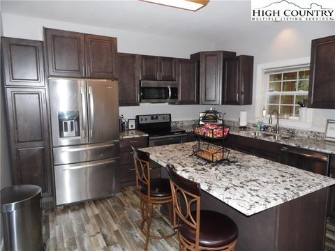 75 River Pointe Ln, Sparta, NC 28675 photo 11