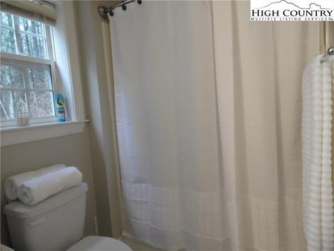 75 River Pointe Ln, Sparta, NC 28675 photo 17
