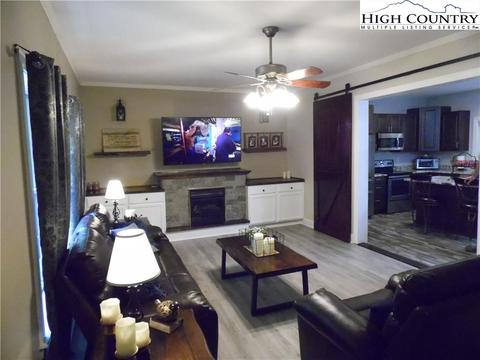 75 River Pointe Ln, Sparta, NC 28675 photo 6