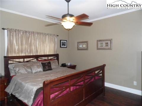 75 River Pointe Ln, Sparta, NC 28675 photo 15