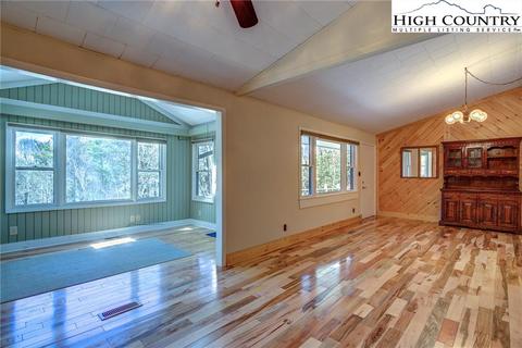 585 Tarleton Cir, Boone, NC 28607 photo 3