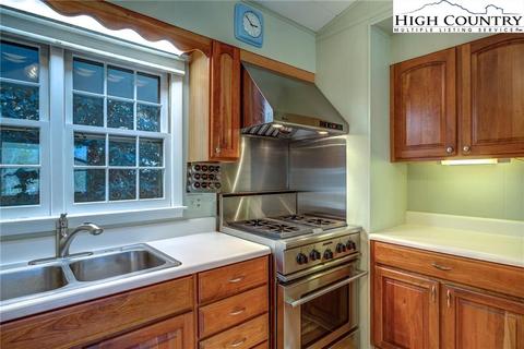 585 Tarleton Cir, Boone, NC 28607 photo 14
